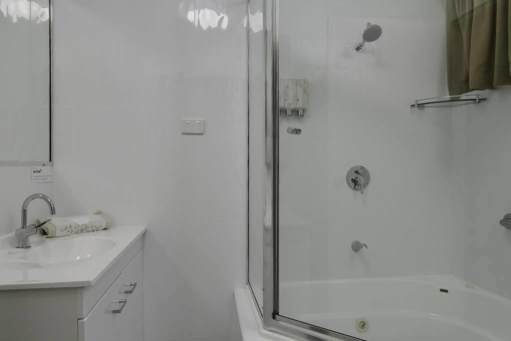 Cara Motel Мерибъроу Екстериор снимка
